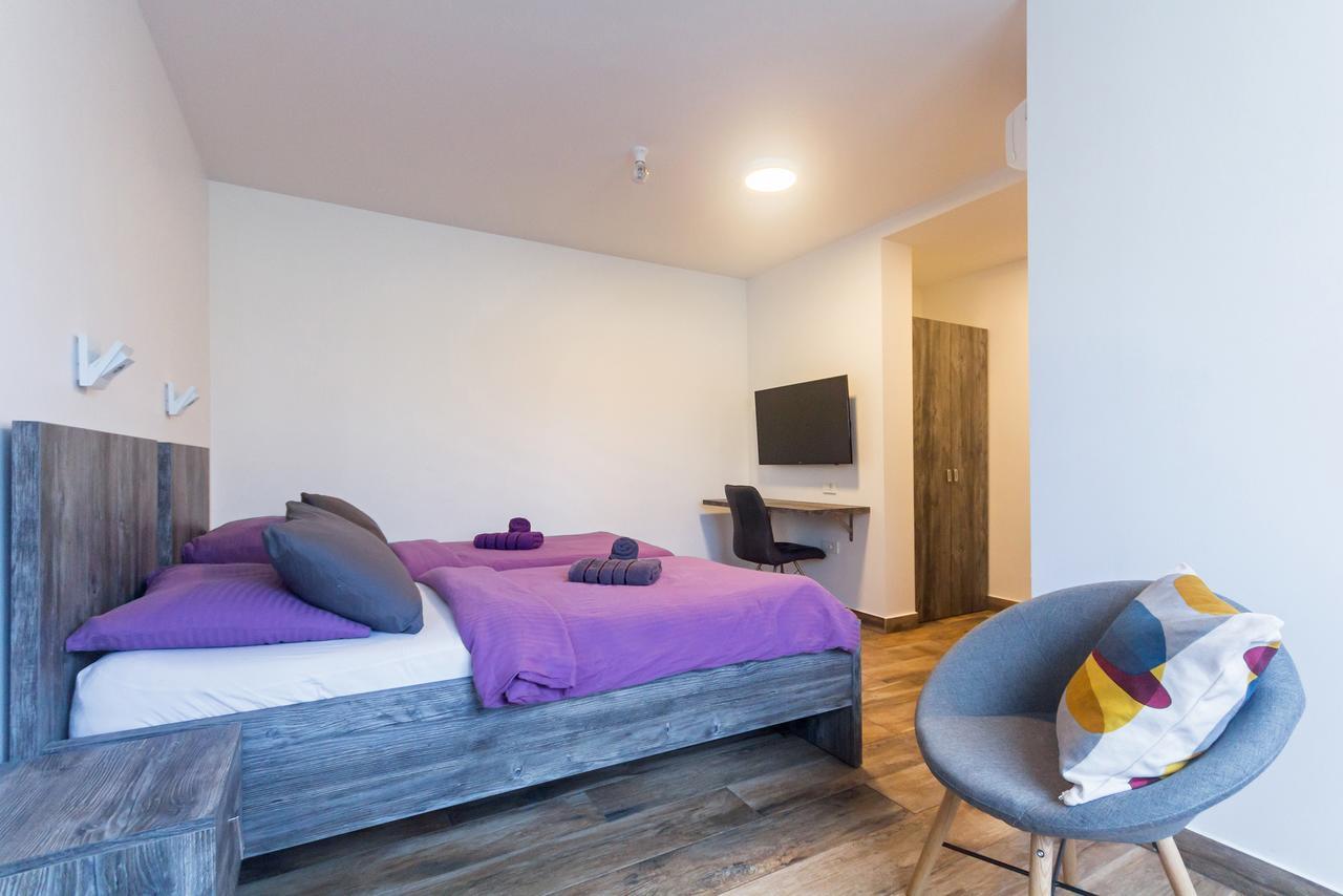 Apinelo Tower Rooms Split Exterior photo